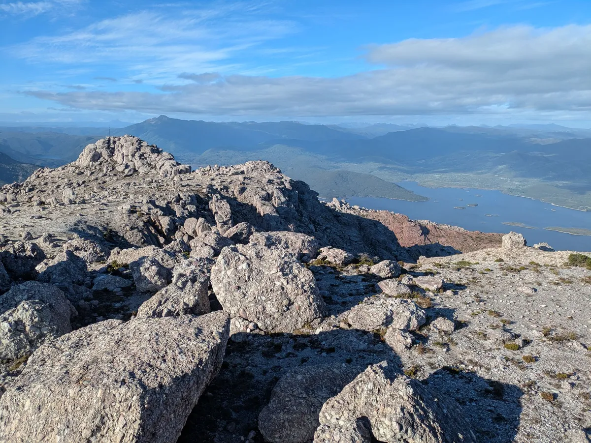 Paysage minéral en haut du Mount Owen