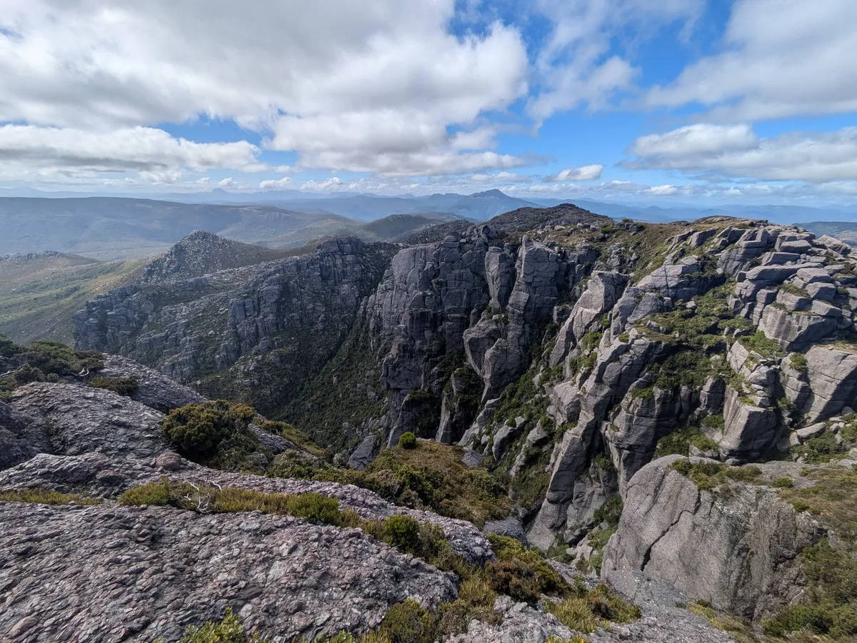 Falaises de conglomérat du Mont Tyndall