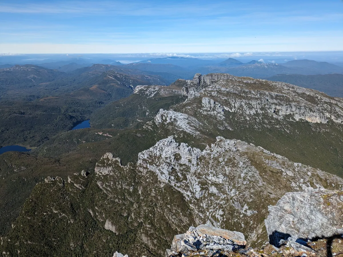 Vue Sud depuis le sommet de Frenchmans Cap