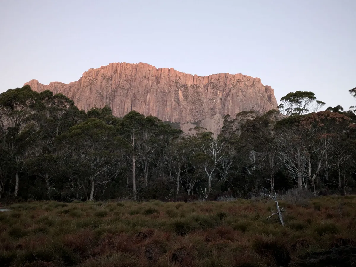 Cathédral Mountain au coucher du soleil